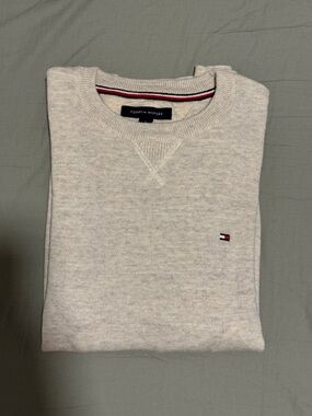 New Tommy Hilfiger knit Sweater